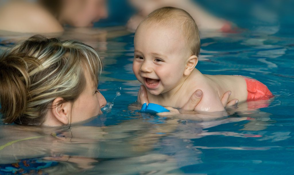 Babyschwimmen - Schwimmschule Aquapferdchen